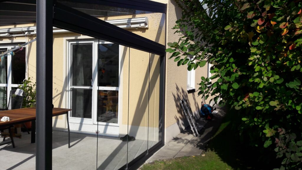 Glasschiebewand Terrasse
